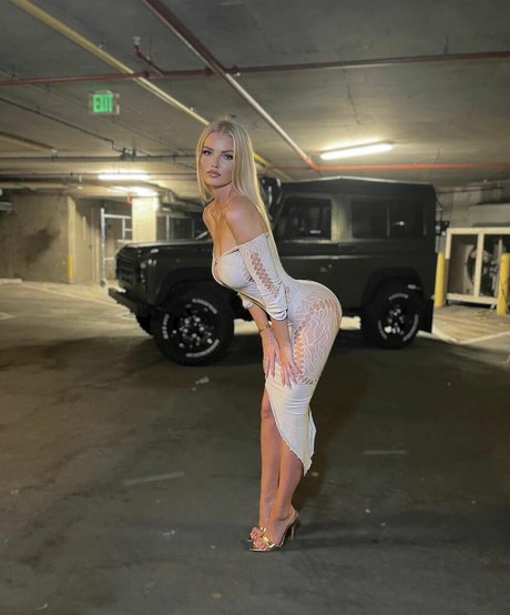 Zienna Sonne star hd photo