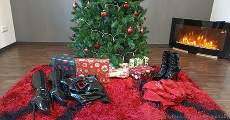 rubberdollruby model exclusive picture