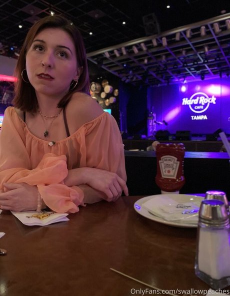 swallowpeaches art actress photos