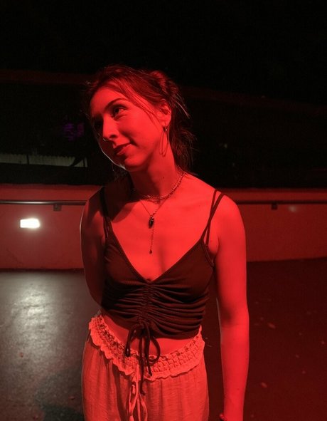 swallowpeaches star perfect pics