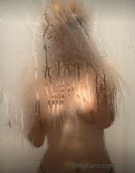 kyriax pornstar top img