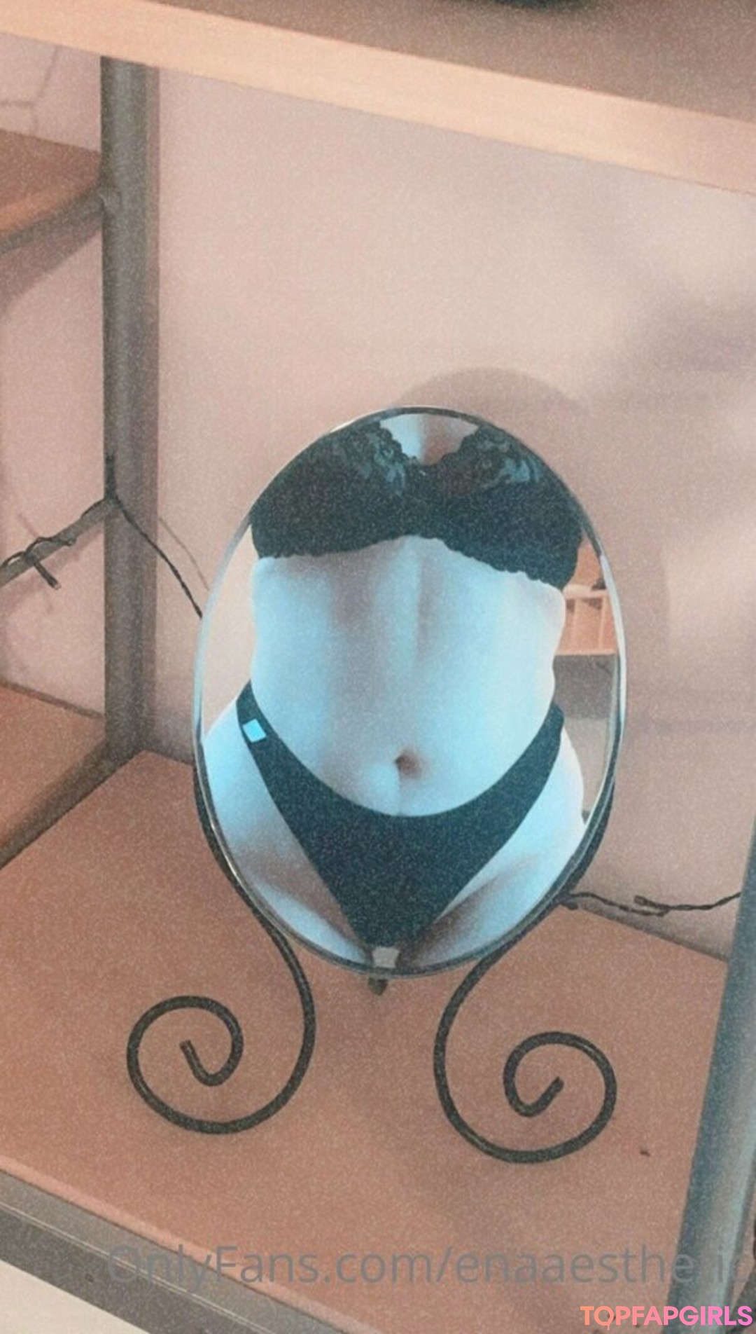 enaaesthetic model adult photo