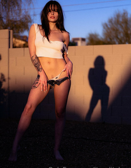 its glitchxx model best gallery