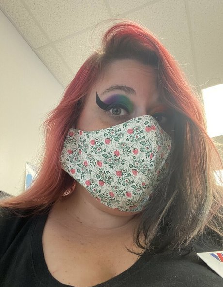 milf glasses onlyfans free picture