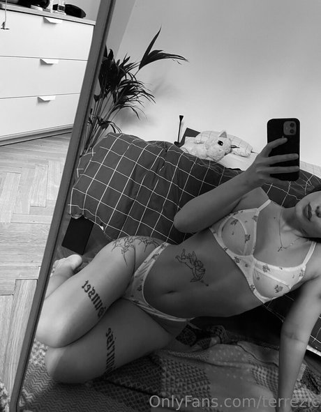 teen shemale onlyfans beautiful naked photo