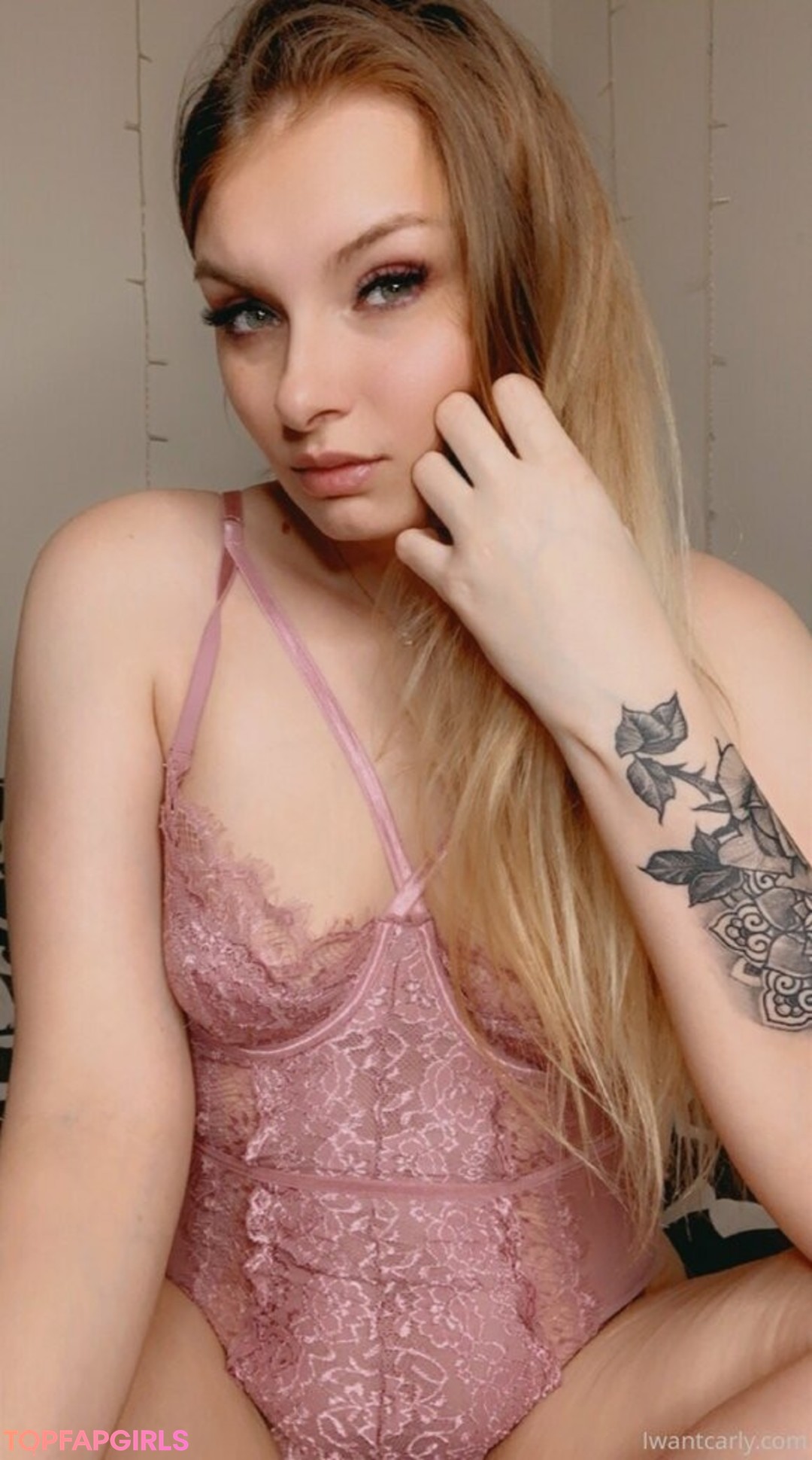 carlyraeofficial free actress pics