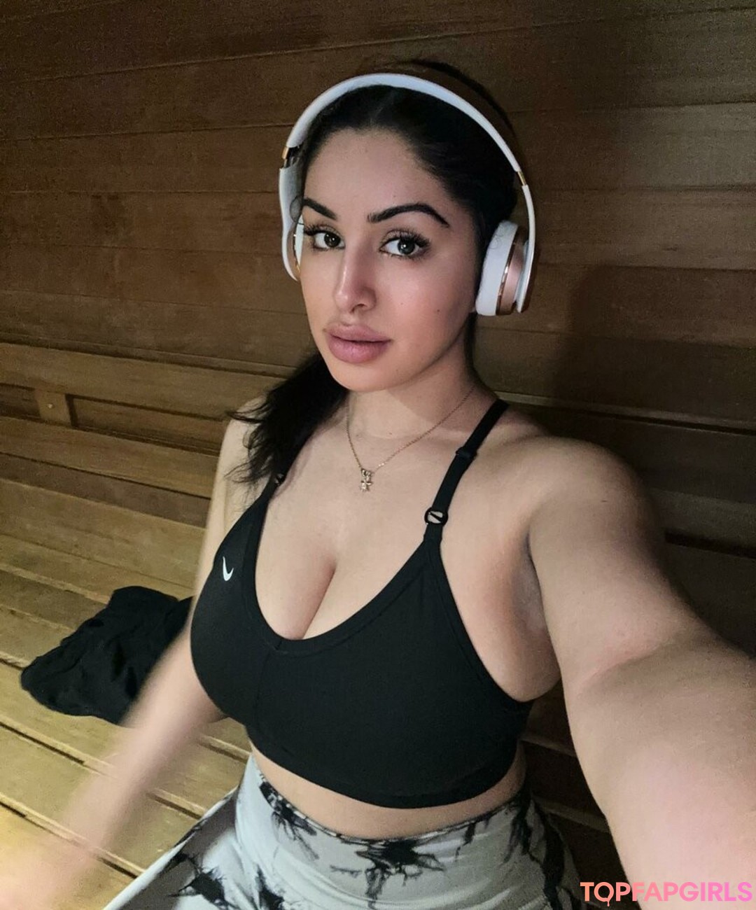 soir ellehcim star adult galleries