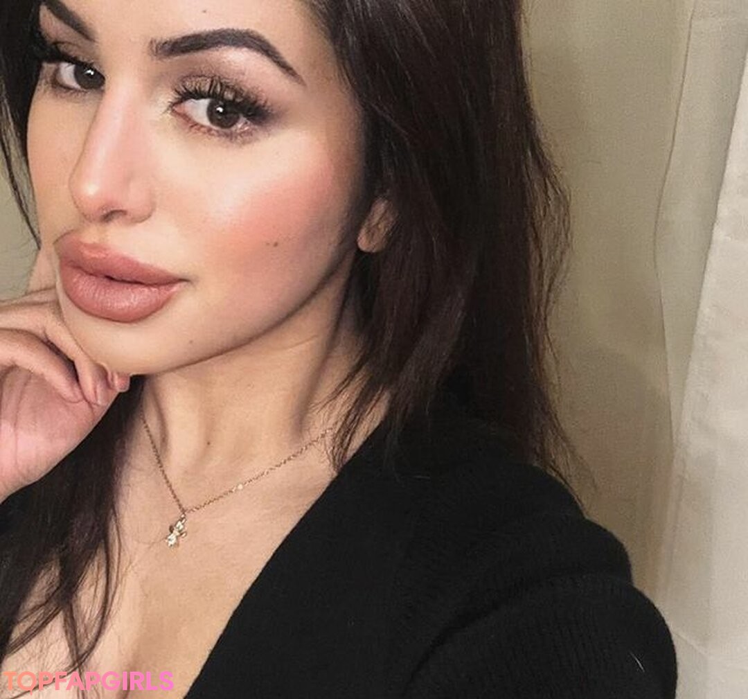 soir ellehcim high quality pornstar img