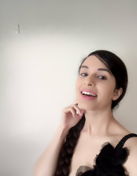 mirabellaestella hd pornstar img