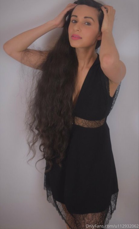 mirabellaestella nude pornstar picture