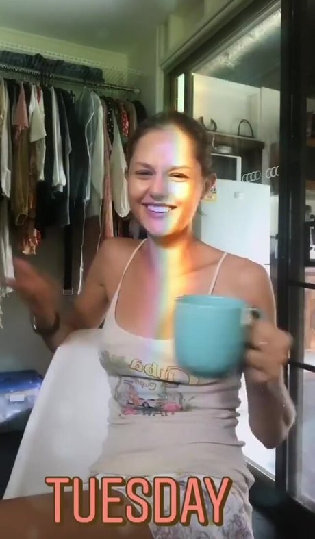 Isabelle Cornish pornstar nudes pic