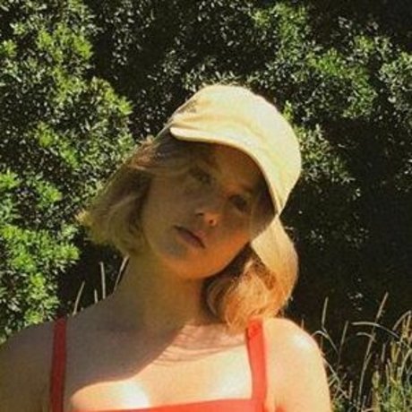 Isabelle Cornish top model pic