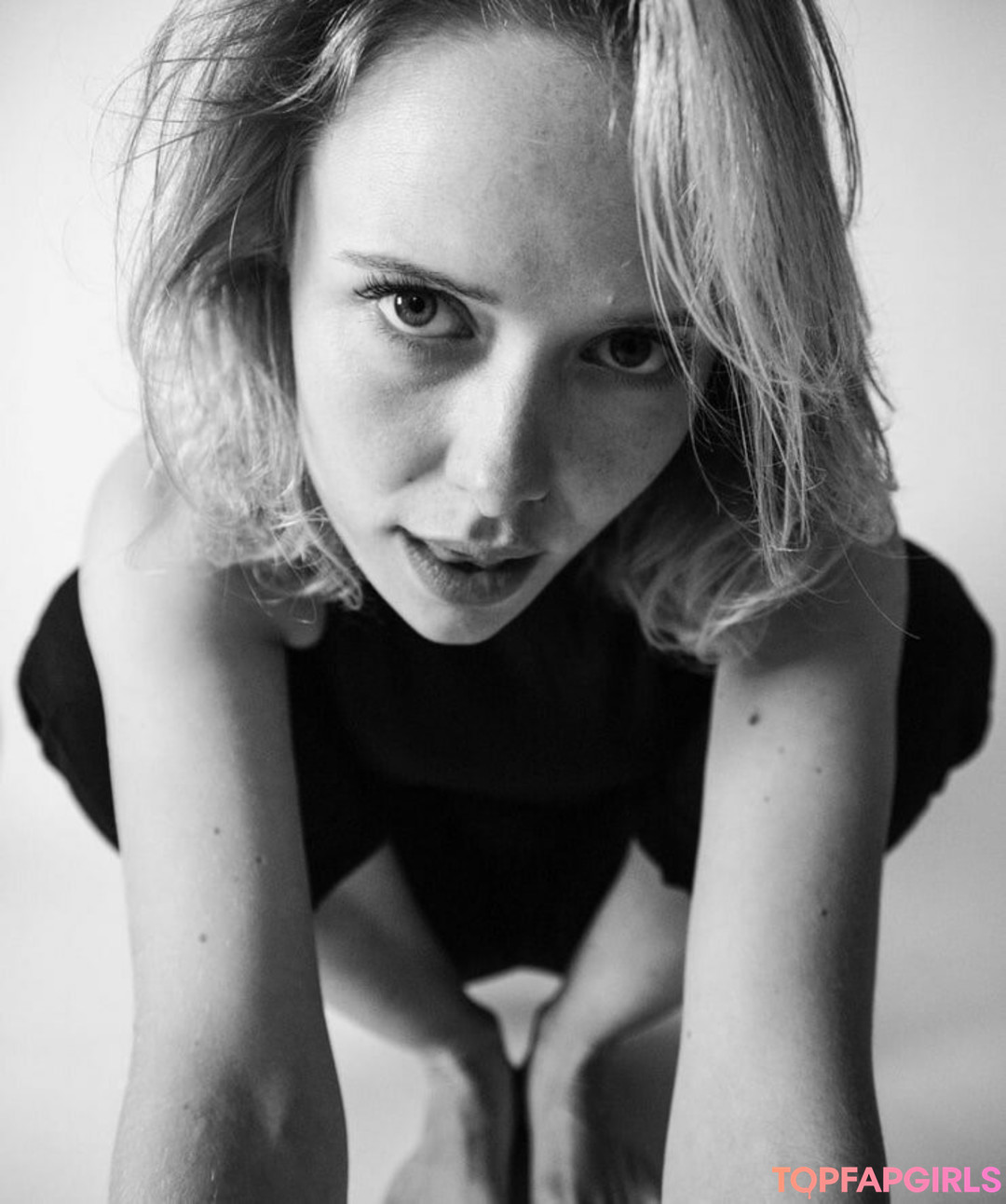 Amelia Eve perfect model image