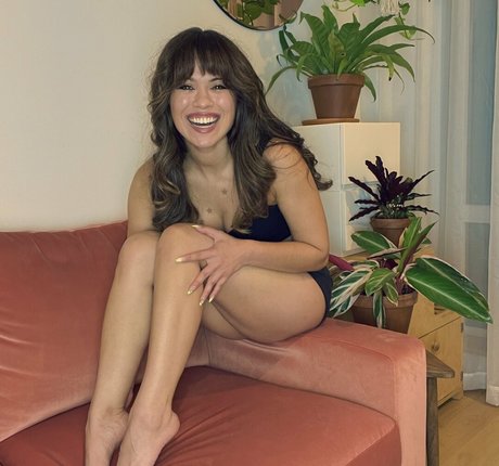 btsyourvirgogirlfriend model nude photos