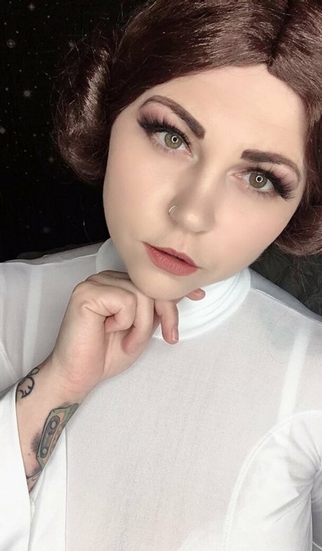 canadiancomiccutie model naked photo