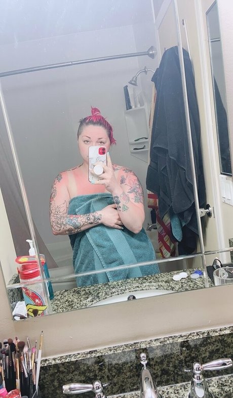 canadiancomiccutie pornographic model pics