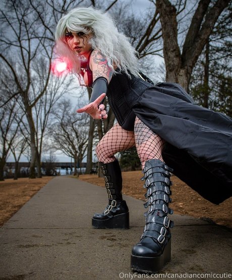 canadiancomiccutie model porn picture