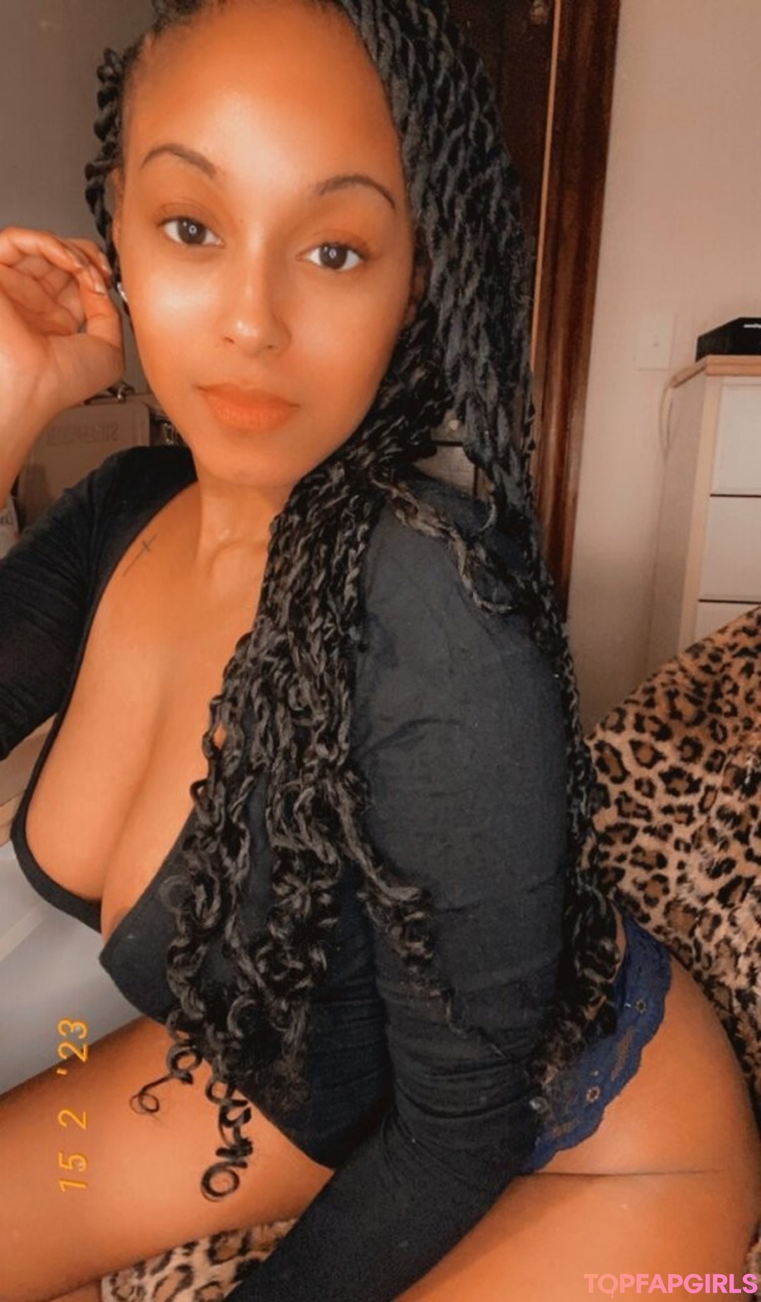Lady J model exclusive img