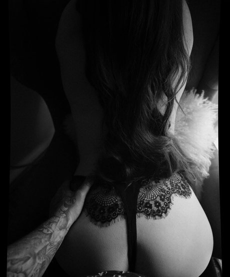 Carmen Palme art model pics