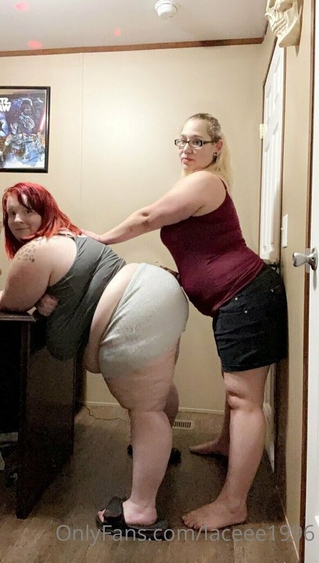 laceee1996 pornstar beautiful photos