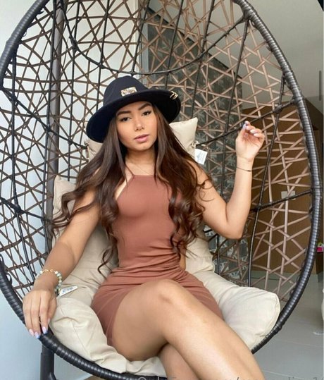 mangelica1 nice model pictures