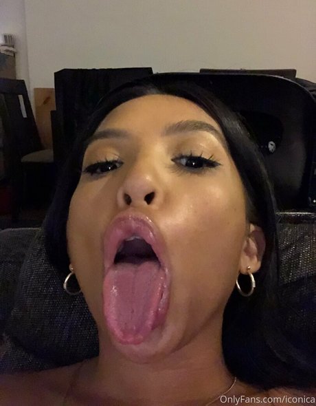 iconica pornstar naked picture