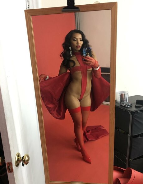 iconica star nudes pictures