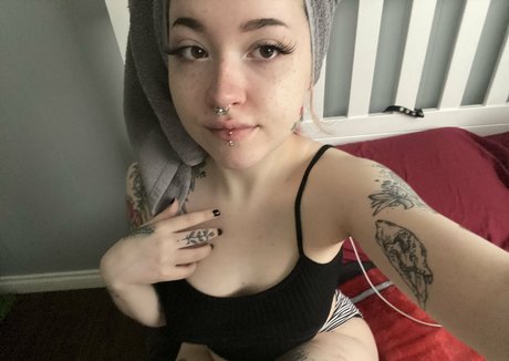 getmeoffpls model adult image