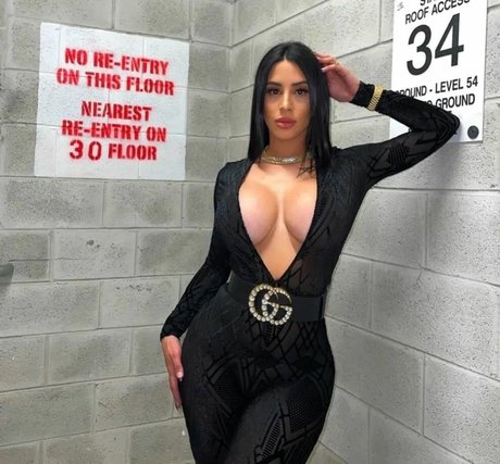 barista onlyfans naked photo