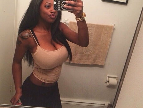 Itstaviaa nice pornstar pic