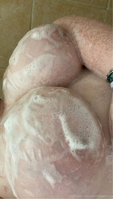 emmapetrii20 xxx model picture