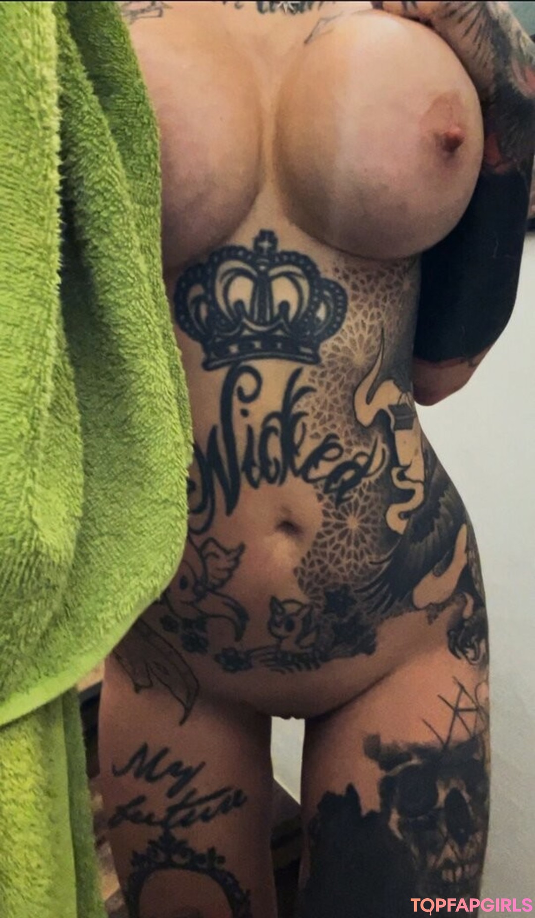 Adriana Indeana Kreckova naked actress gallery