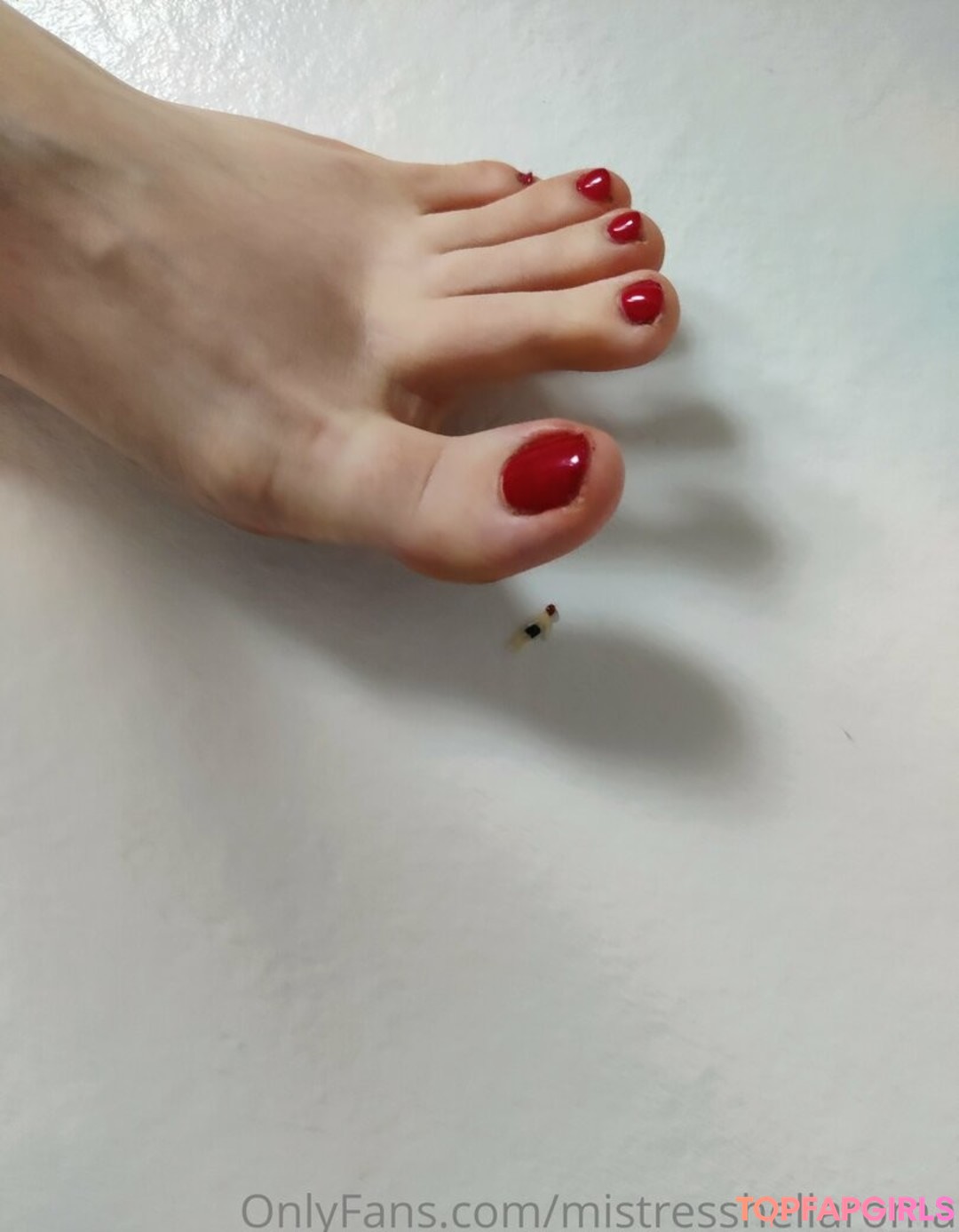 mistresshellaroma nude actress image