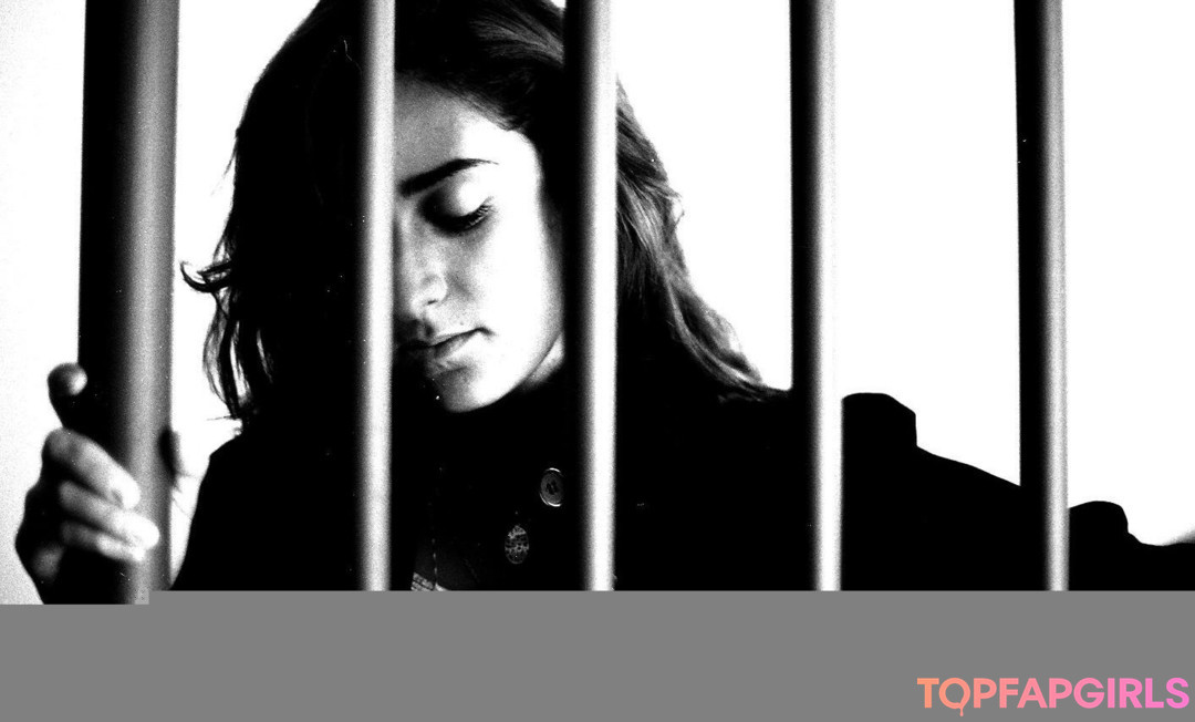 Amina Khalil adult model pictures