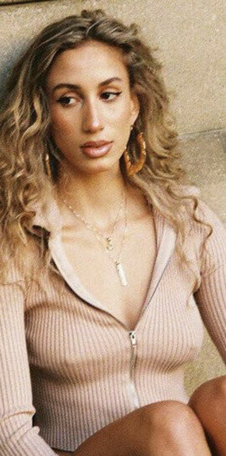 China Kelly top profile image