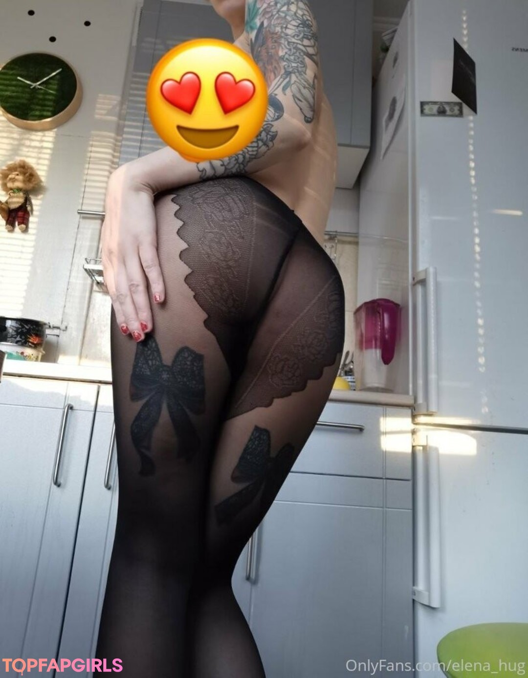 elenahug nude model pic