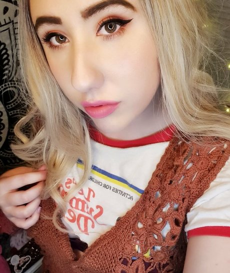 gothickitti star erotic pictures