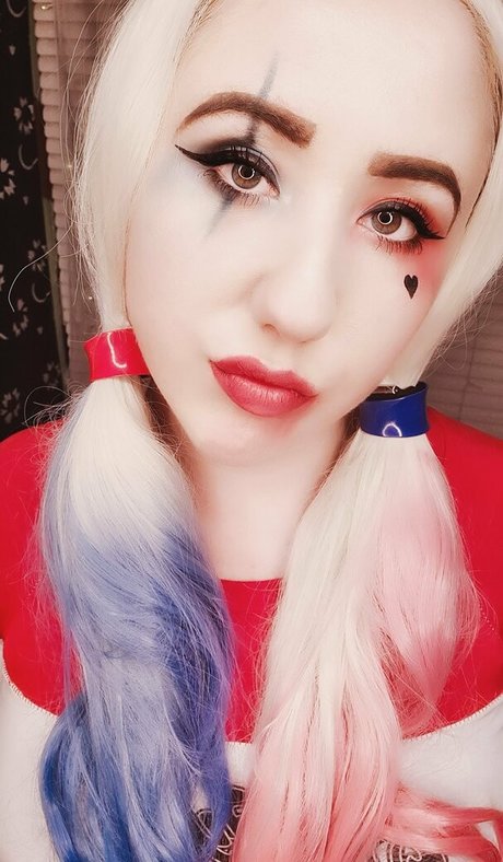 gothickitti perfect model images