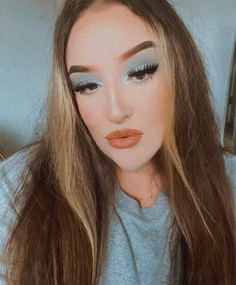 emss x model pornographic photos