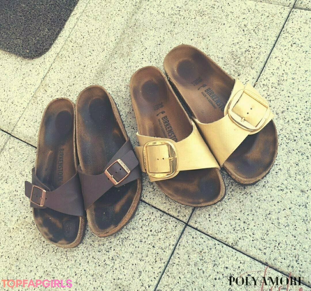 polyamorefeet best model photo