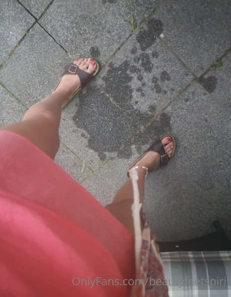 polyamorefeet hot model gallery