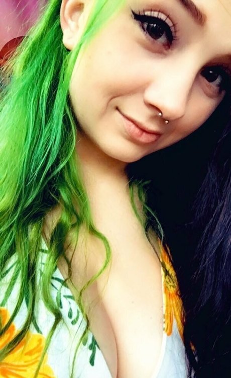 Empresselfiie hd actress picture