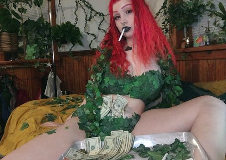 Empresselfiie nude actress galleries