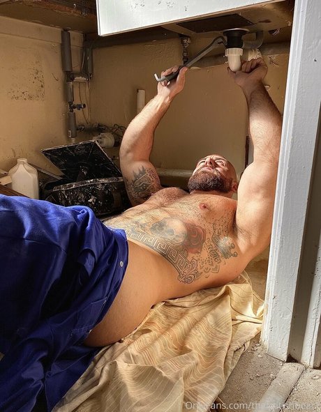 thebritishbear1 pornstar erotic image