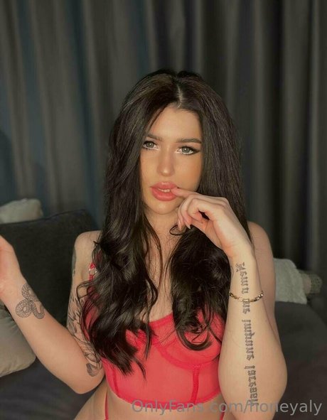 honeyaly model hd photos