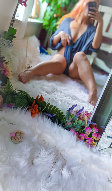 spicywookiee exclusive actress pictures