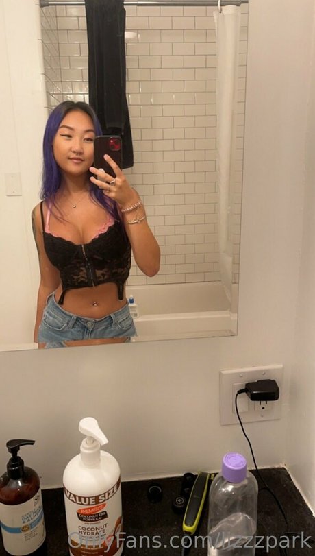 Lizzzpark beautiful pornstar photo