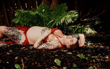 suicidekittenxxx model hd image