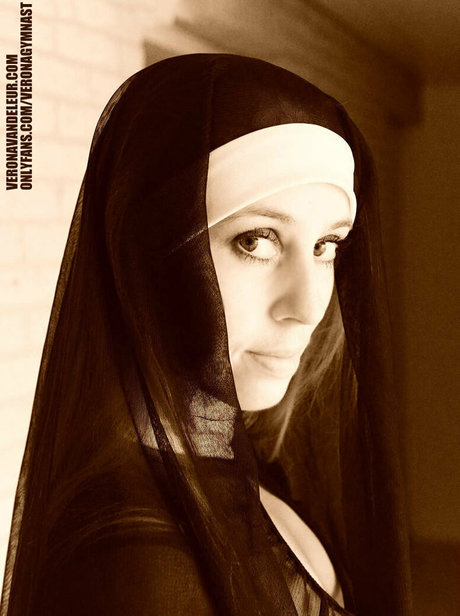 hottest midget onlyfans xxx pic