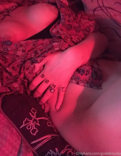 goddessulla pornstar adult pic